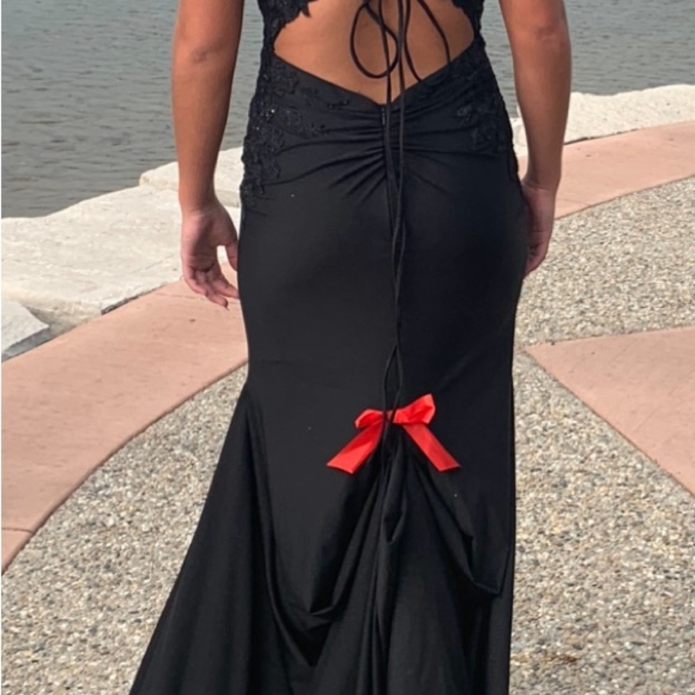 Amara Black Prom Dress, size 6 - Picture 2 of 16